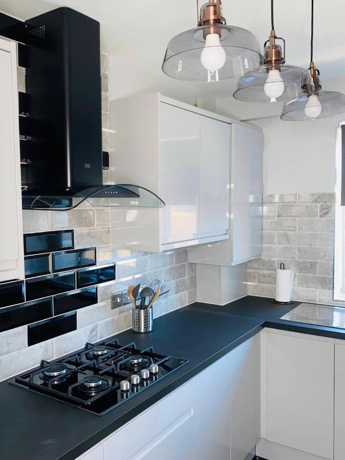 Bright, Spacious, Modern Interior Decor 2 Bedrooms Apartment With Amazing Views Londýn Exteriér fotografie