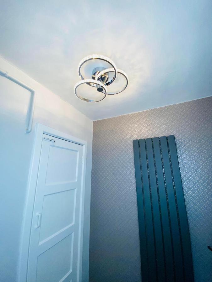 Bright, Spacious, Modern Interior Decor 2 Bedrooms Apartment With Amazing Views Londýn Exteriér fotografie
